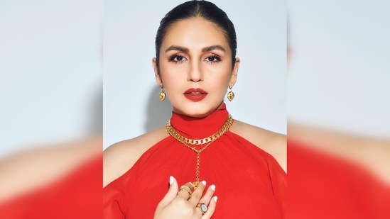 Huma Qureshi's outfit is from the famous designer duo Gauri &amp; Nainika's collection.(Instagram/@iamhumaq)