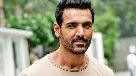 John Abraham has said he ignores critics' comments about him.