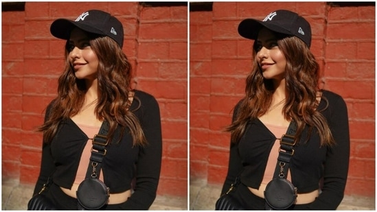 Aamna looked super stylish in a black co-ord set as she posed for the sun kissed pictures.(Instagram/@aamnasharifofficial)