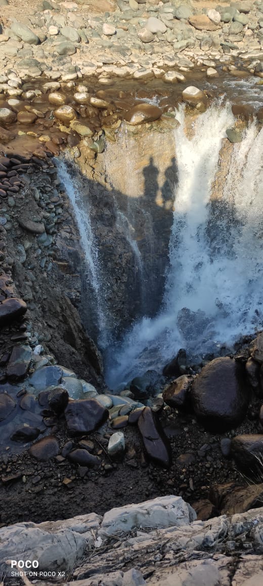 Sinkhole in Anantnag’s Brengi stream at Kokernag. (HT Photo) Sinkhole in Anantnag’s Brengi stream at Kokernag. (HT Photo)