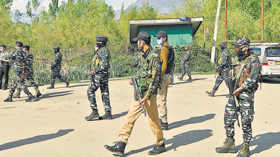 A migrant labourer was injured after he was shot at by suspected terrorists in Yader area of south Kashmir’s Pulwama district on Thursday. (AFP)