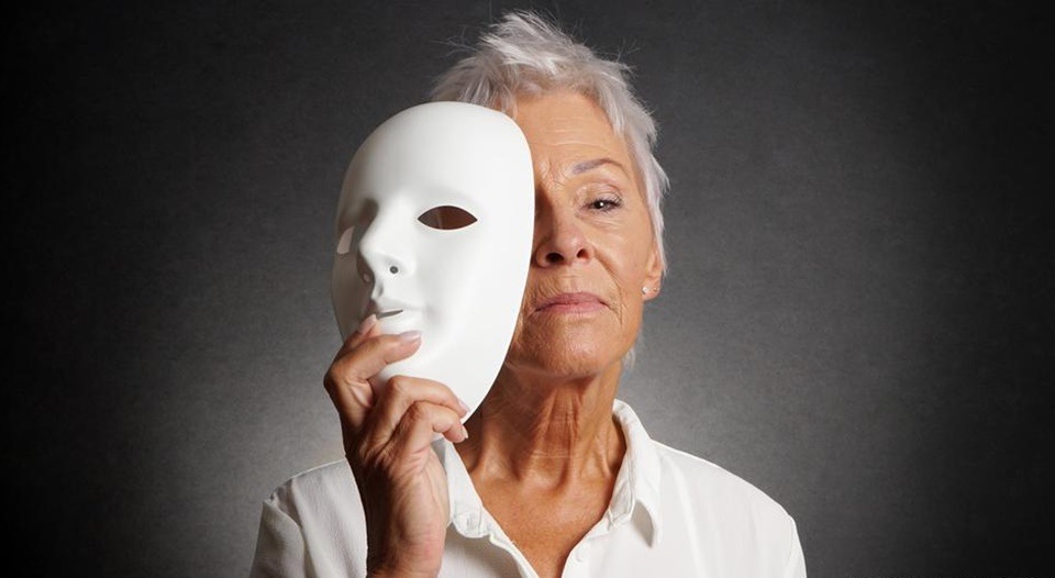 People with schizophrenia can experience a detachment from their real selves, as though they have two faces (Axel Bueckert/Zoonar/picture alliance)