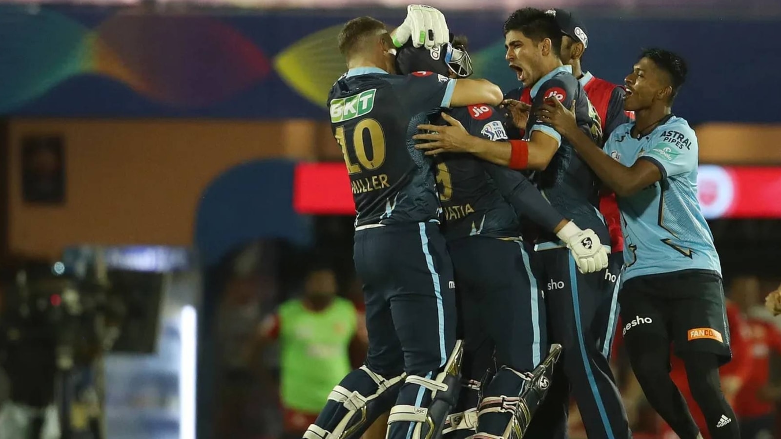 IPL 2022: Tewatia last-ball six gives Gujarat Titans memorable win