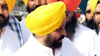 Punjab chief minister Bhagwant Mann chaired a meeting to review the overall irrigation and drainage system, especially Ghaggar river and its tributaries, on Friday. (ANI) Punjab chief minister Bhagwant Mann chaired a meeting to review the overall irrigation and drainage system, especially Ghaggar river and its tributaries, on Friday. (ANI)