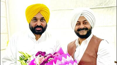 Punjab CM Bhagwant Mann meets with Aam Aadmi Party (AAP) state in-charge Jarnail Singh in Chandigarh on Friday. (ANI)