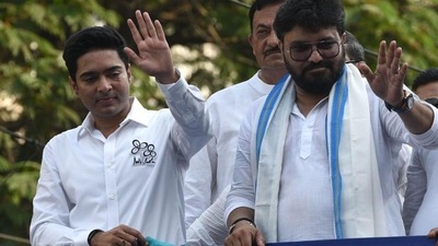Trinamool Congress national general secretary Abhishek Banerjee participates in a rally in support of TMC candidate for Ballygunge by-election Babul Supriyo in Kolkata on Thursday. (SAMIR JANA/HT PHOTO.) (HT_PRINT) Trinamool Congress national general secretary Abhishek Banerjee participates in a rally in support of TMC candidate for Ballygunge by-election Babul Supriyo in Kolkata on Thursday. (SAMIR JANA/HT PHOTO.) (HT_PRINT)