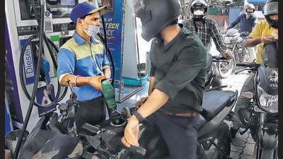 Upset by cab drivers’ refusal to turn on AC despite scorching heat, riders have also taken to social media to complain. (Photo: ANI) Upset by cab drivers’ refusal to turn on AC despite scorching heat, riders have also taken to social media to complain. (Photo: ANI)
