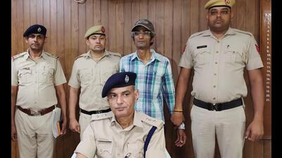 Gurugram, India - April 08: Rajeev Deshwal, DCP Crime, addresses a press conference after the arrest of Manish Bhandari, accused in the murder of his mother, at the Commissionerate office, near Nehru Stadium, in Gurugram, India, on Friday, April 8, 2022. (Photo by Parveen Kumar/Hindustan Times) Gurugram, India - April 08: Rajeev Deshwal, DCP Crime, addresses a press conference after the arrest of Manish Bhandari, accused in the murder of his mother, at the Commissionerate office, near Nehru Stadium, in Gurugram, India, on Friday, April 8, 2022. (Photo by Parveen Kumar/Hindustan Times)