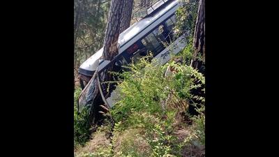 The HRTC bus which skidded off the road near Shimla. (Deepak Sansta/HT)
