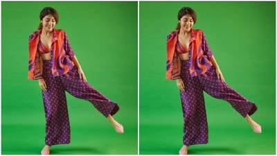 Shweta played muse to the fashion designer house Yam India and picked an orange and blue comfy cotton co-ord set for the pictures. (Instagram/@battatawada)