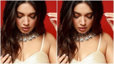 “Proper patola,” Bhumi captioned her pictures. Bhumi’s sister Samiksha Pednekar dropped the best comment - “Bringing the heat.” (Instagram/@bhumipednekar)