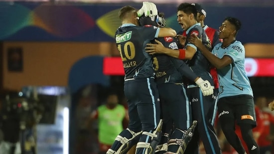 Gujarat Titans' players after six-wicket win over Punjab Kings(IPLt20.com)