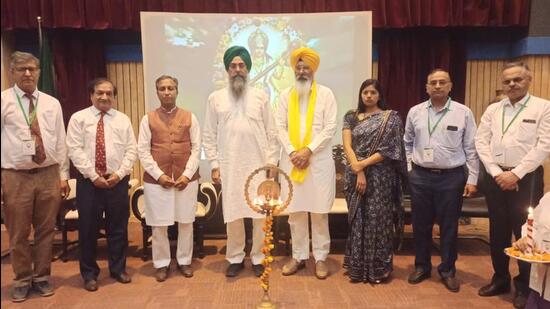 Health minister Dr Vijay Singla with Vidhan Sabha speaker Kultar Singh Sandhwan at the BFUHS in Faridkot on Friday. Singla said the state government has prepared a proposal to set up 333 urban wellness centres in urban areas of Punjab. (HT Photo)