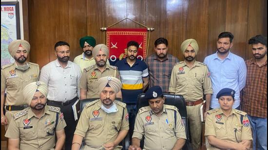 Moga police arrested two accused -- Parbat Singh and Rupanjali -- and identified three others as Manpreet Singh alias Mannu; Prem and Lawrence Bishnoi’s brother Anmol Bishnoi. (HT Photo) Moga police arrested two accused -- Parbat Singh and Rupanjali -- and identified three others as Manpreet Singh alias Mannu; Prem and Lawrence Bishnoi’s brother Anmol Bishnoi. (HT Photo)