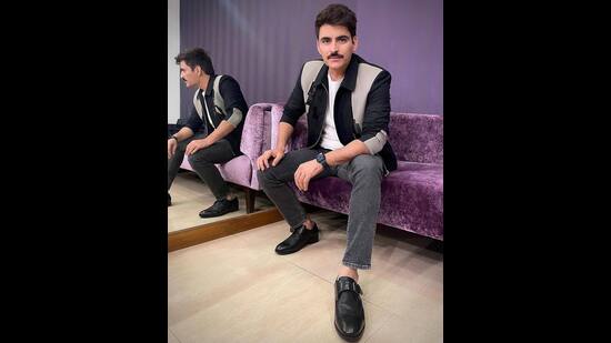 Manav Kaul’s eighth book titled Shirt Ka Teesra Button hit the stands recently