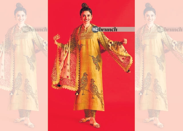 Team a chinese collar with a chunni or ohrni; Suit by Archana Jaju; Jewellery by Avni Gujral; Shoes by Tinsel Toes (Vidushi Gupta) Team a chinese collar with a chunni or ohrni; Suit by Archana Jaju; Jewellery by Avni Gujral; Shoes by Tinsel Toes (Vidushi Gupta)
