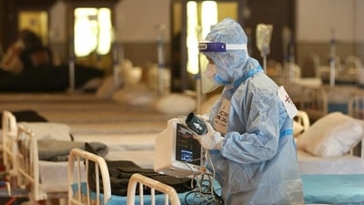 The World Health Organisation (WHO) had suggested that the XE variant -- a combination or recombinant of both sub-variants (BA.1 and BA.2) of Omicron -- could be more transmissible than any Covid strain so far. (HT file photo) The World Health Organisation (WHO) had suggested that the XE variant -- a combination or recombinant of both sub-variants (BA.1 and BA.2) of Omicron -- could be more transmissible than any Covid strain so far. (HT file photo)