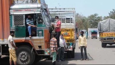 The JCP law and order said that the two home guards were arrested red-handed while extorting money from truck drivers (HT File Photo) The JCP law and order said that the two home guards were arrested red-handed while extorting money from truck drivers (HT File Photo)