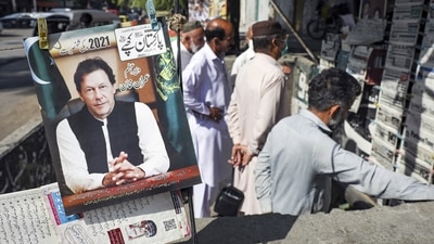 A portrait of Pakistan PM Imran Khan at a market in Islamabad. (Bloomberg)