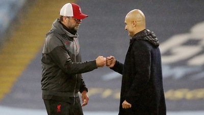 Manchester City manager Pep Guardiola and Liverpool manager Juergen Klopp bump fists after a match (REUTERS/File)
