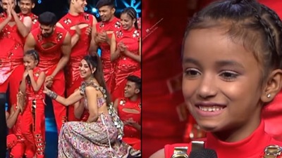 Shilpa Shetty gifts a dollhouse to a contestant. Shilpa Shetty gifts a dollhouse to a contestant.