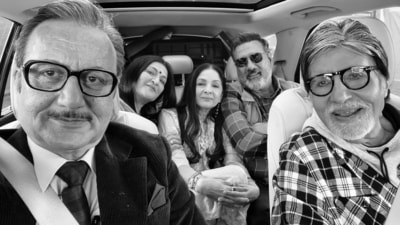 Anupam Kher, Amitabh Bachchan, Boman Irani, Neena Gupta, and Sarika pose for a photo. Anupam Kher, Amitabh Bachchan, Boman Irani, Neena Gupta, and Sarika pose for a photo.