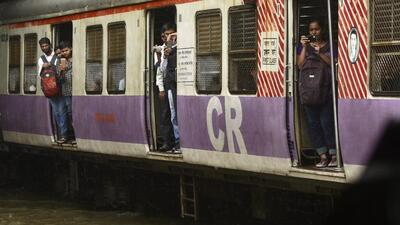 As more commuters travel, the number of mobile phones reported lost or missing has also seen an uptick. (Pic for representational purposes/HT) As more commuters travel, the number of mobile phones reported lost or missing has also seen an uptick. (Pic for representational purposes/HT)