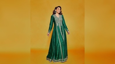 Anita Dongre shared some beautiful stills of Madhuri Dixit in the set which is worth <span class='webrupee'>₹</span>1,40,000. (Instagram/@anitadongre) Anita Dongre shared some beautiful stills of Madhuri Dixit in the set which is worth <span class='webrupee'>₹</span>1,40,000. (Instagram/@anitadongre)