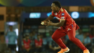 Odean Smith gave an over throw in the 4th ball of last over in GT vs PBKS match (IPL/BCCI)