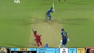 Rahul Tewatia hit two sixes in the last two balls to win it for Gujarat Titans (Screengrab from IPL video)