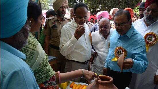 Divisional commissioner urged farmers to take up ridge seeding technique to conserve groundwater at an awareness camp in Ludhiana. (HT Photo)