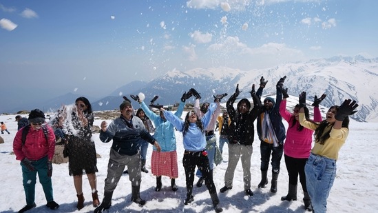 Kashmir, the Heaven on Earth received a record-breaking tourist footfall this year, the highest in a decade. (AP)