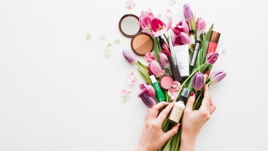Beauty trends for 2022 - Trends that would reshape the beauty industry in 2022&nbsp;(Photo by Brooke Lark on Unsplash)