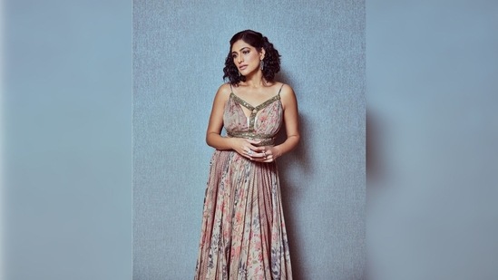 The official Instagram page of Who Wore What When took to its Instagram handle to share some mesmerising photos of Kubbra Sait in the designer ensemble.(Instagram/@who_wore_what_when)