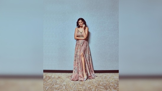 Kubbra Sait teamed her look with pointed toe semi-clear heels and diamond earrings and rings by Anmol Jewellers.(Instagram/@who_wore_what_when)