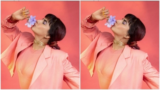 Kirti’s fashion diaries are a treat for sore eyes. A few days back, the actor decked up in a peach pink co-ord set from the house of MonoKrom and made us drool.(Instagram/@iamkirtikulhari)