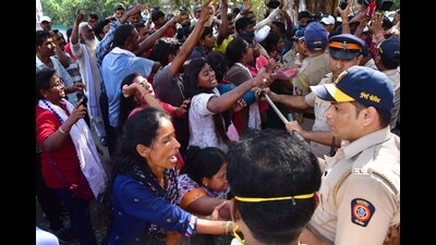 On Friday, the Gamdevi police arrested 110 protesters, including 23 women and advocate Sadavarte, for rioting outside Pawar’s residence. (HT PHOTO)