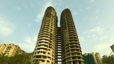 A view of the Supertech twin towers in Sector 93A, Noida, on Wednesday. (Sunil Ghosh/HT) A view of the Supertech twin towers in Sector 93A, Noida, on Wednesday. (Sunil Ghosh/HT)