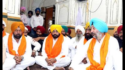 Punjab chief minister Bhagwant Mann visits Gurdwara Sri Manji Sahib to pay obeisance, at Mullowal village, in Sangrur on Sunday. ( (ANI)