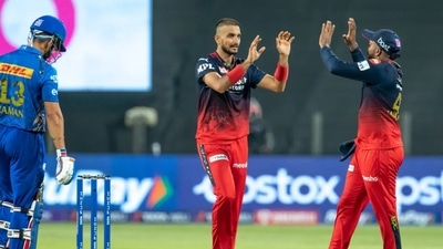 Harshal Patel against Mumbai Indians in IPL 2022 (IPLt20.com)