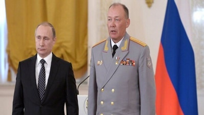 Russian president Vladimir Putin with Alexander Dvorknikov. (Twitter/ANI) Russian president Vladimir Putin with Alexander Dvorknikov. (Twitter/ANI)
