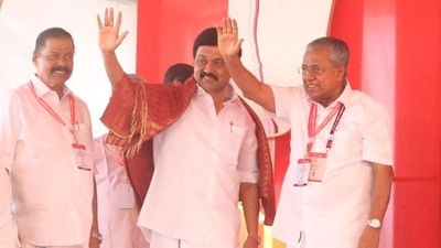 Tamil Nadu chief minister M K Stalin with his Kerala counterpart Pinarayi Vijayan at the 23rd party congress of the Communist Party of India (Marxists )on Saturday. (HT PHOTO.) Tamil Nadu chief minister M K Stalin with his Kerala counterpart Pinarayi Vijayan at the 23rd party congress of the Communist Party of India (Marxists )on Saturday. (HT PHOTO.)