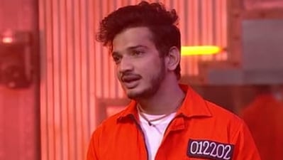 Munawar Faruqui admits he has a wife and a son. Munawar Faruqui admits he has a wife and a son.