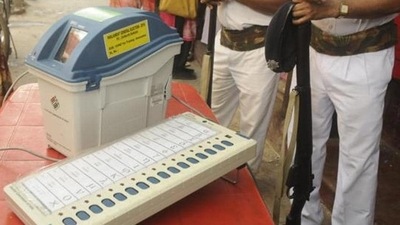 The Election Commission (EC) of India on Friday told the Supreme Court that any change in the present method of counting voter-verified paper audit trail (VVPAT) slips at this stage may not be feasible. (HT File Photo) The Election Commission (EC) of India on Friday told the Supreme Court that any change in the present method of counting voter-verified paper audit trail (VVPAT) slips at this stage may not be feasible. (HT File Photo)