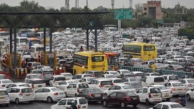 File photo of a traffic jam seen at Delhi-Gurgaon Expressway (Yogendra Kumar/HT File) File photo of a traffic jam seen at Delhi-Gurgaon Expressway (Yogendra Kumar/HT File)