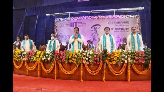 Somnath S, secretary, department of space and chairman, ISRO and others at IIT_BHU convocation on Sunday. (HT)