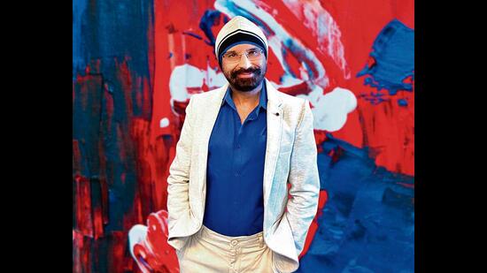 Vineet Singh Hukmani became the first-ever artiste in the world to have nine of his singles reach number one position in 2021 .