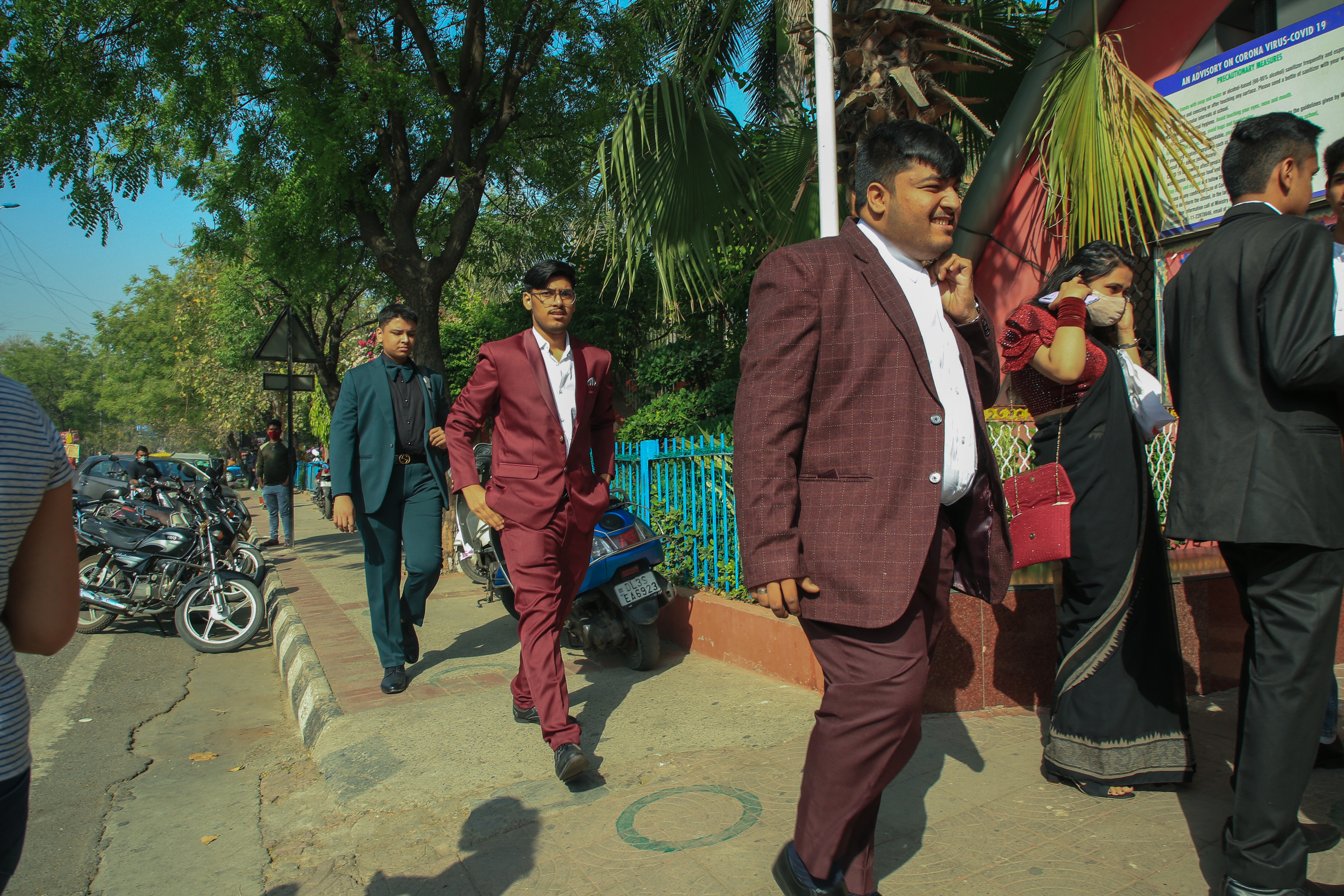Youngsters dressed up in suits and sarees for this memorable event. (Photo: Raajessh Kashyap/HT) Youngsters dressed up in suits and sarees for this memorable event. (Photo: Raajessh Kashyap/HT)