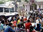 AISA members protest the over the alleged clash with ABVP in the JNU hostel.(ANI) AISA members protest the over the alleged clash with ABVP in the JNU hostel.(ANI)