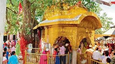 Every year, around 16 lakh pilgrims from various parts of the country, especially from neighbouring Punjab, pay obeisance at Chintpurni Devi temple in Himachal. Efforts will be made to develop basic facilities for pilgrims. (HT File Photo) Every year, around 16 lakh pilgrims from various parts of the country, especially from neighbouring Punjab, pay obeisance at Chintpurni Devi temple in Himachal. Efforts will be made to develop basic facilities for pilgrims. (HT File Photo)